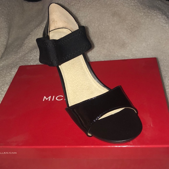 Michelle D Shoes - New Women’s Black Patent Sandals size 9